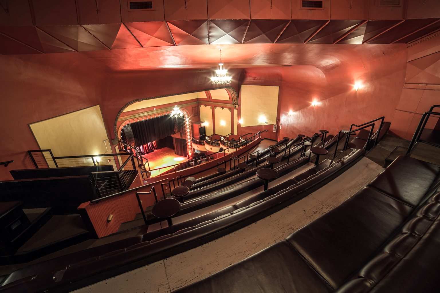 ABOUT US - Majestic Theatre