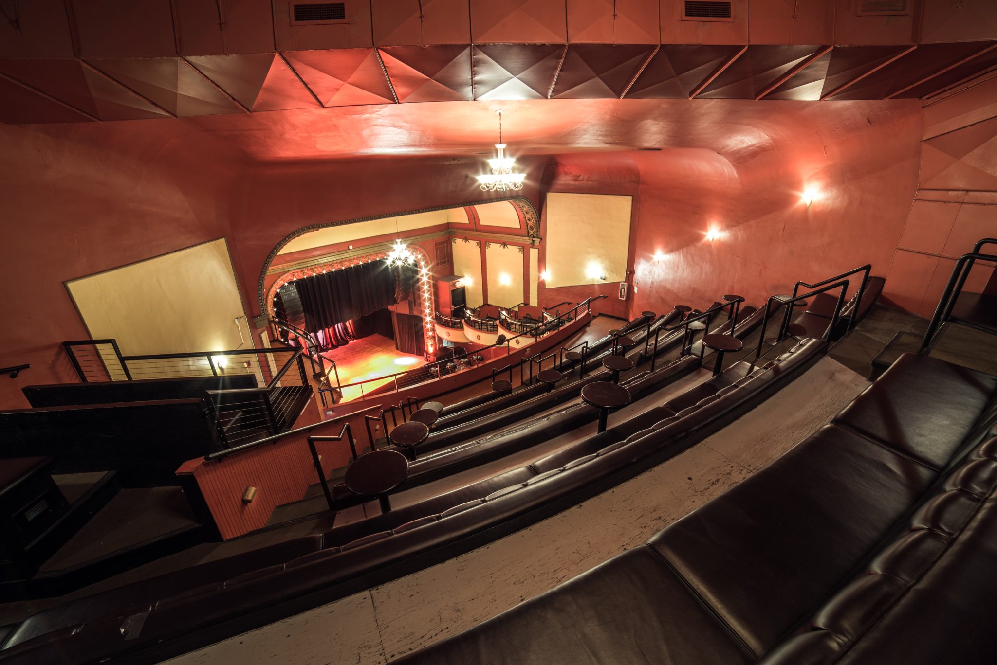 ABOUT US Majestic Theatre